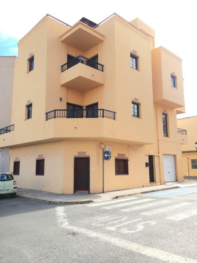 Calle Eusebio Carballo Estévez Corralejo Esterno foto